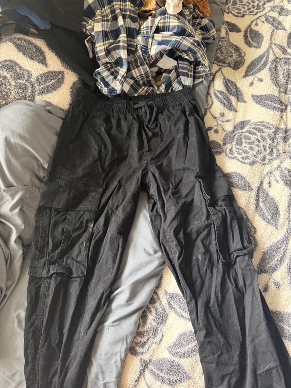 No Boundaries Black Men's Cargo Pants with Elastic Waist